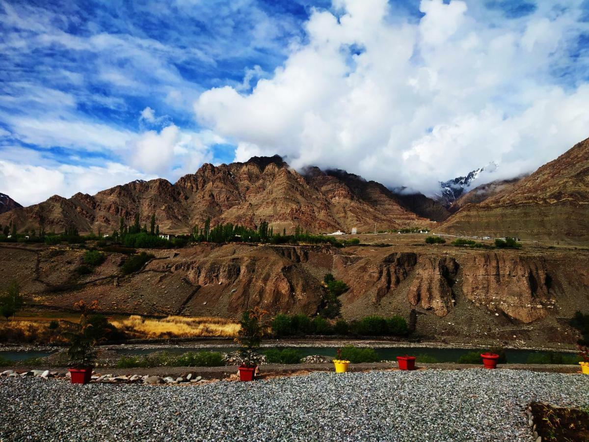 Neryok'S Indus View Hotel Chimre Екстериор снимка