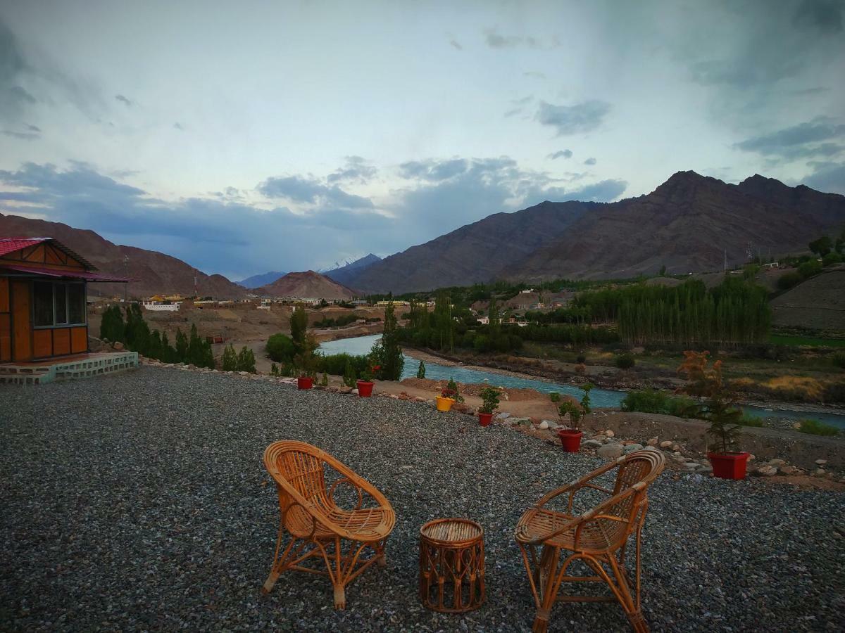 Neryok'S Indus View Hotel Chimre Екстериор снимка