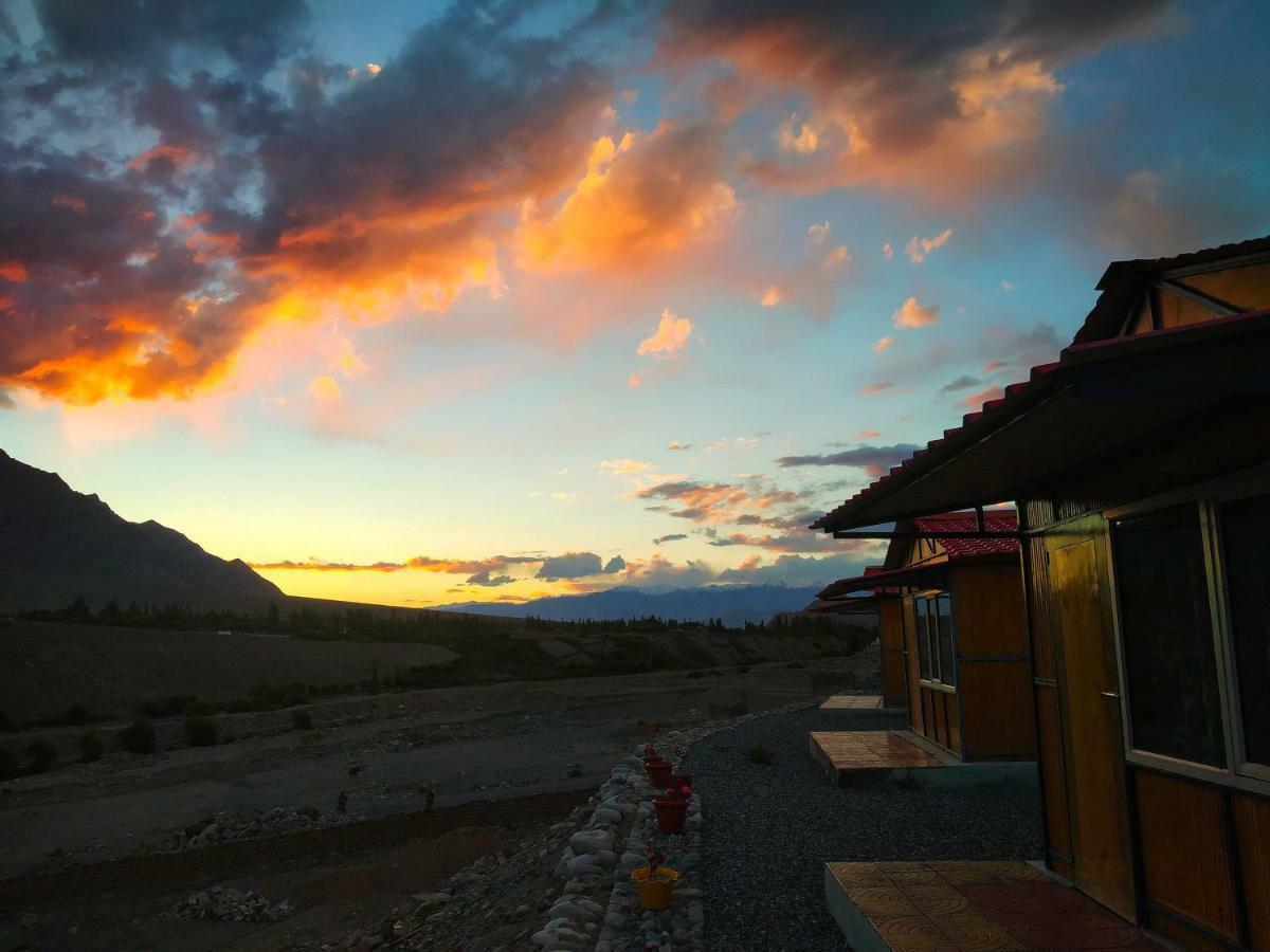 Neryok'S Indus View Hotel Chimre Екстериор снимка